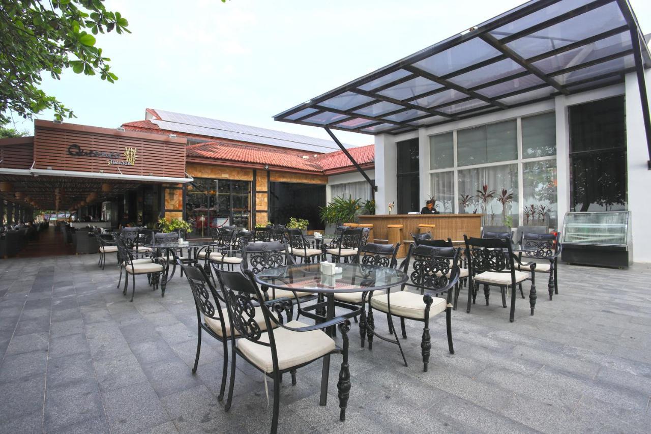 Queenco Hotel & Casino Sihanoukville Exterior photo