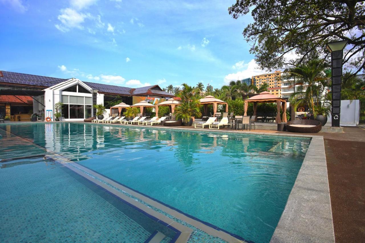 Queenco Hotel & Casino Sihanoukville Exterior photo